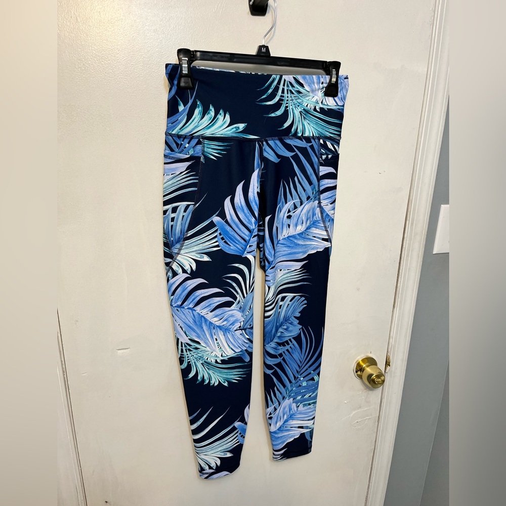 3/$25 Old Navy blue leaves athletic elevate leggings